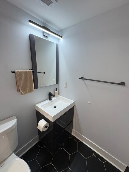 Downstairs 2nd bath - 402 W Berks St