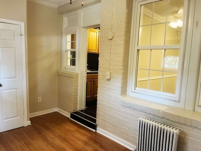 Building Photo - Move in Special! 2 Bed 1 Bath SE, DC