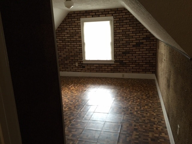 Building Photo - Across from Reser 5 bedroom 2 Bath Home