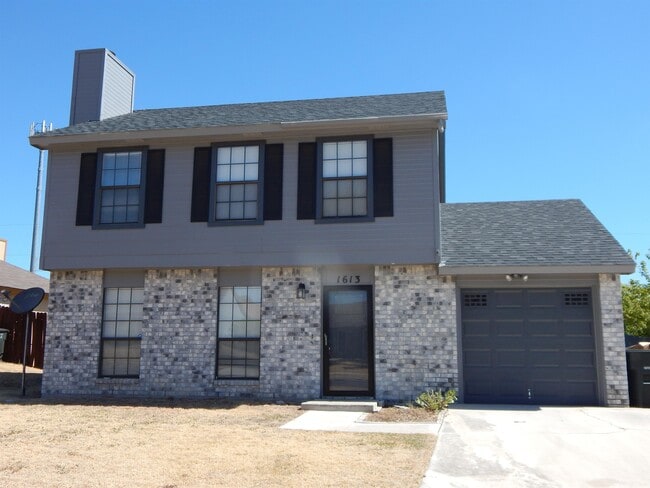 Building Photo - 1613 Bobby Lee Dr