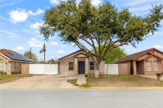 Building Photo - 16 Camellia Ave