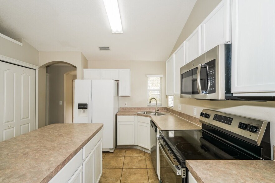 Building Photo - 7619 Clovelly Park Pl