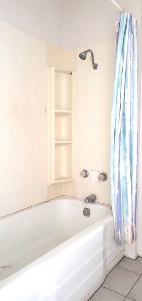 Building Photo - 1205 W Center St