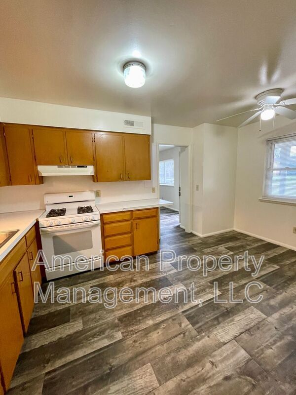 Building Photo - P2-1Q- 1585 S. 67th E. Ave