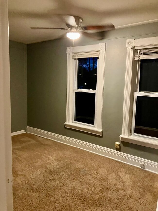 Building Photo - CHARMING DUPLEX HOME FOR LEASE IN WESTLAND!