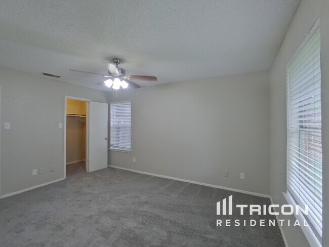 Building Photo - 4940 Creek Ridge Trail