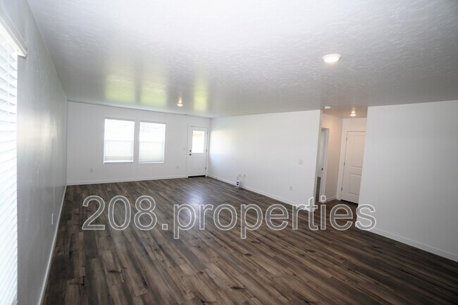 Building Photo - 798 Education St