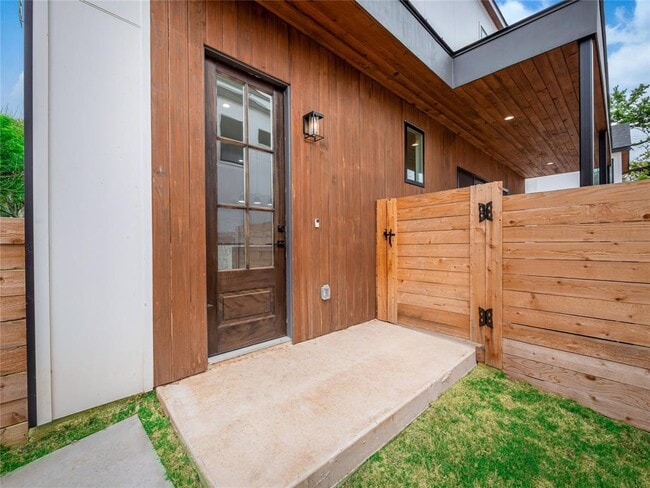 Building Photo - 1712 Woodland Ave