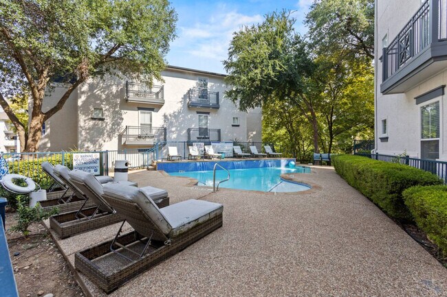 Building Photo - 2929 Kings Rd