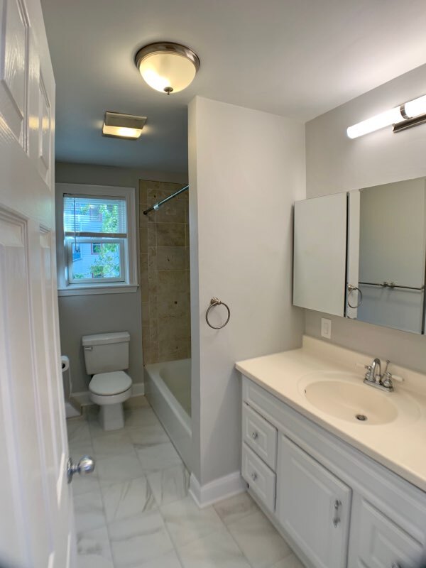 Building Photo - 30 Forbes St