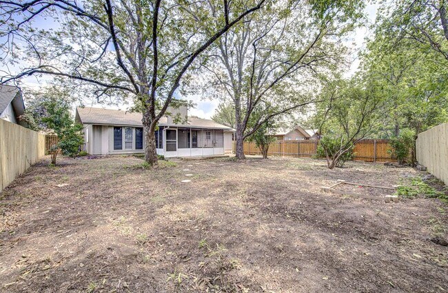 Building Photo - 2109 Singletree Ave