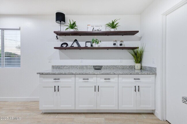 Building Photo - 341 S Mountain Rd