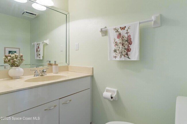 Building Photo - 215 Ballyshannon St