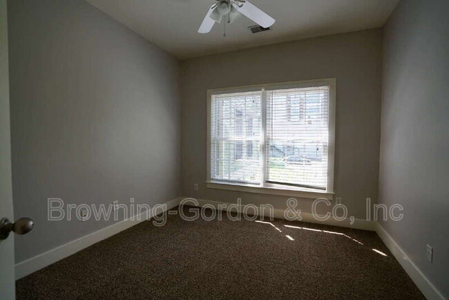 Building Photo - 1410 Caldwell Ave