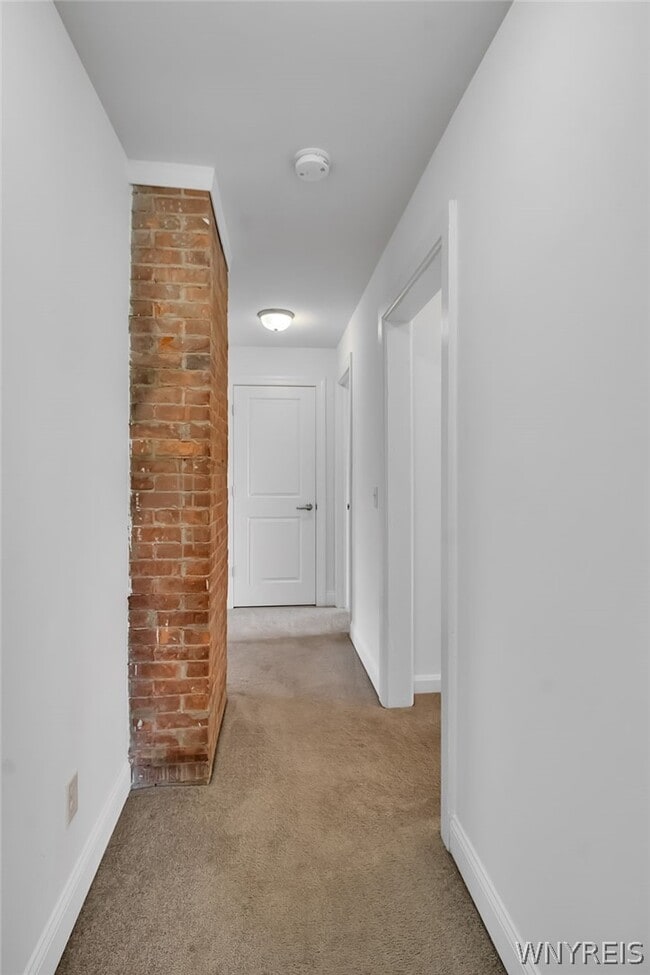 Building Photo - 5849 Broadway St