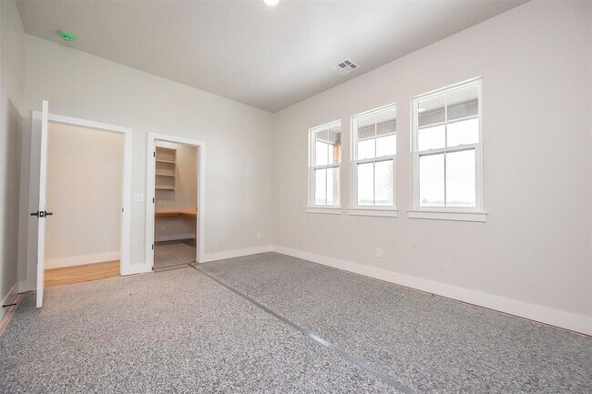 Building Photo - 2920 Edgefield Ln