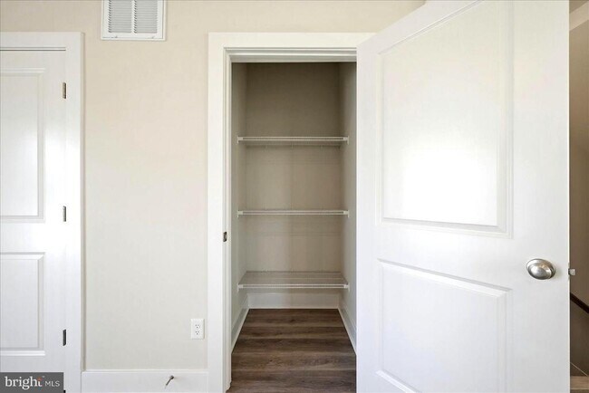 Building Photo - 1829 Harvest Dr