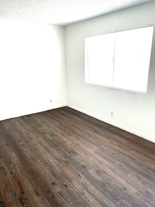 Building Photo - 1900 Goldfield St