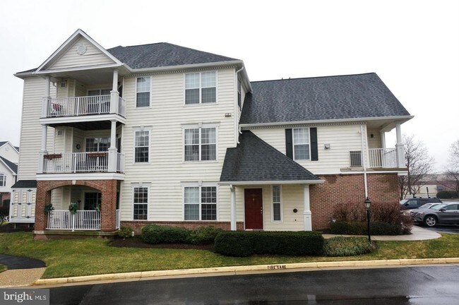 Building Photo - 25320 Lake Mist Square