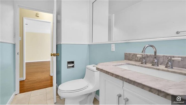 Building Photo - 518 Yuba St