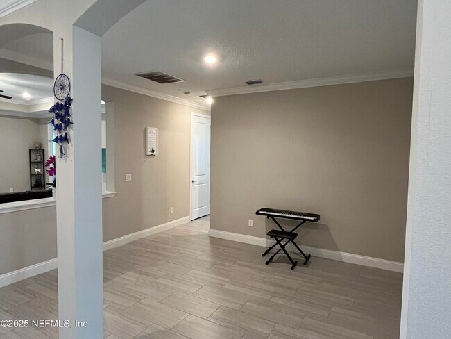 Building Photo - 211 Diamondback Ave