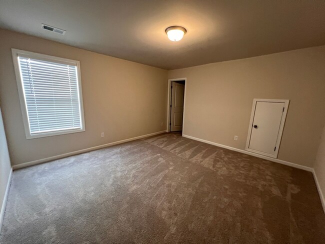 Building Photo - 828 Justify Lp