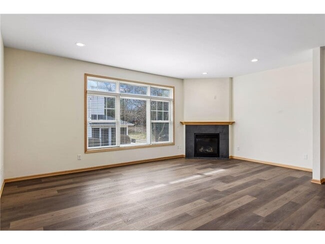 Building Photo - 2121 Village Trail