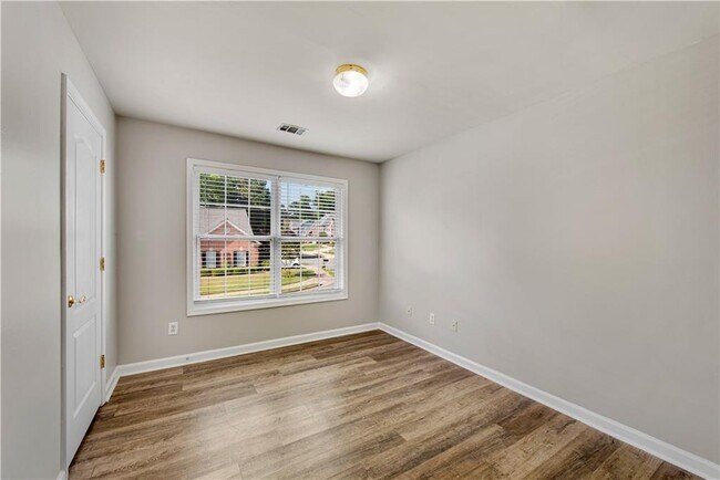Building Photo - 1610 Elgaen Pl Dr