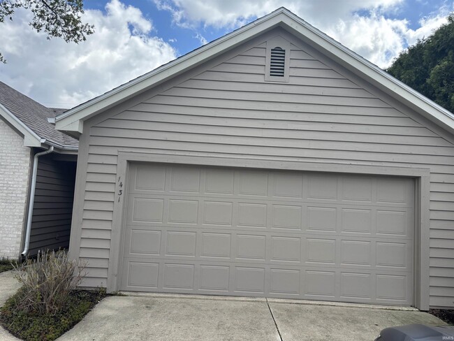 Building Photo - 1431 Shingle Oak Pointe