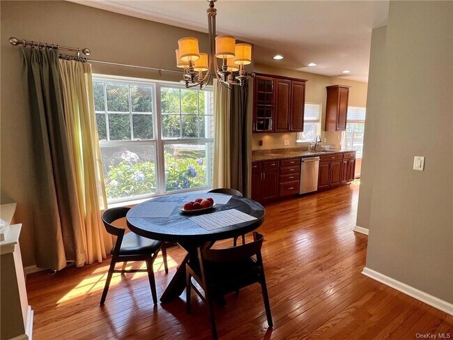 Building Photo - 41 High Ridge Ln