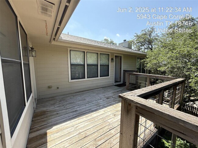 Building Photo - 5943 Cape Coral Dr