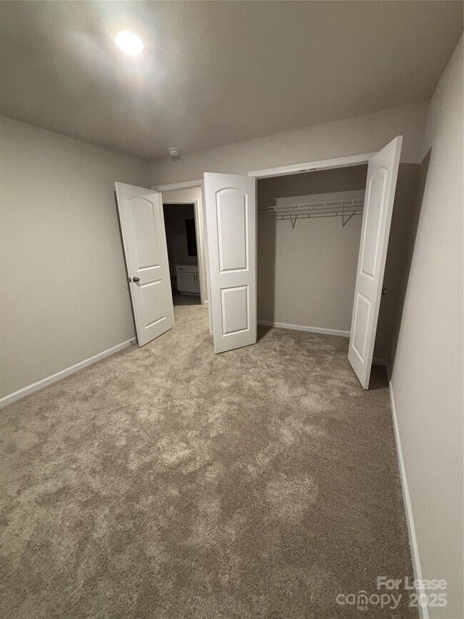 Building Photo - 414 Sagecroft Ln