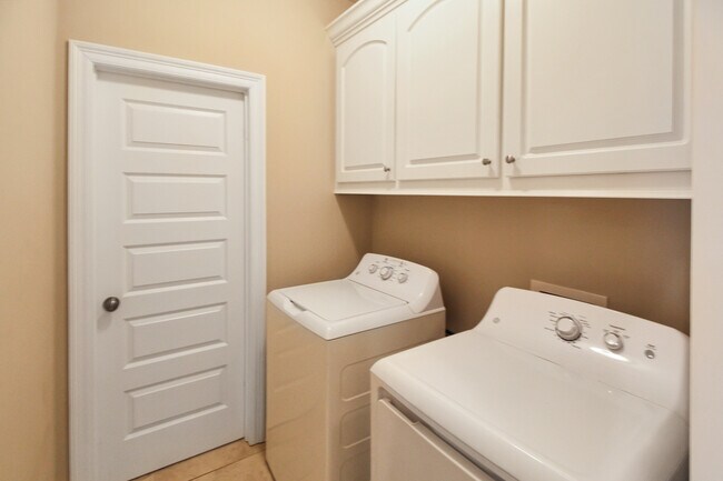 Building Photo - 203 Buttonwood Ln