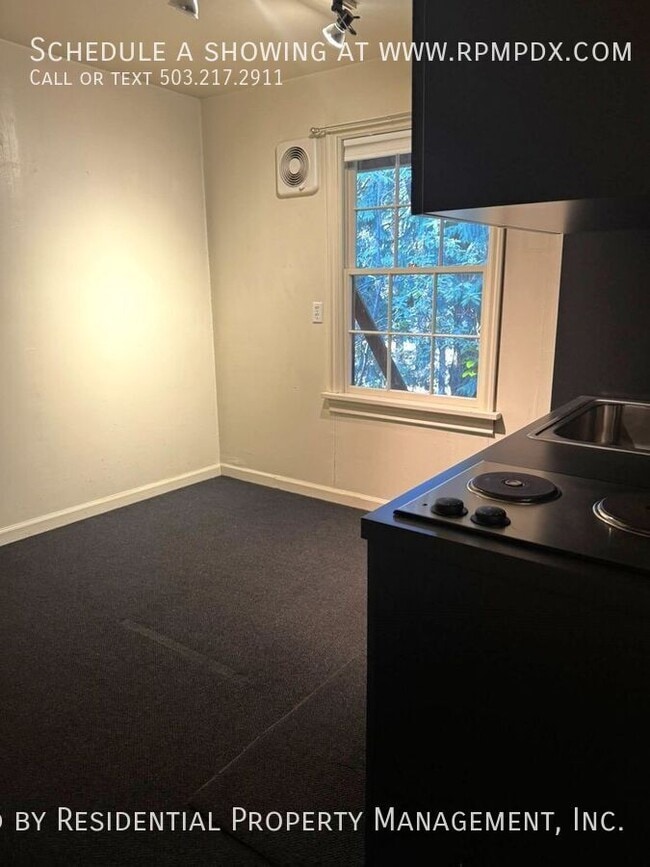 Building Photo - 1938 SW Edgewood Rd