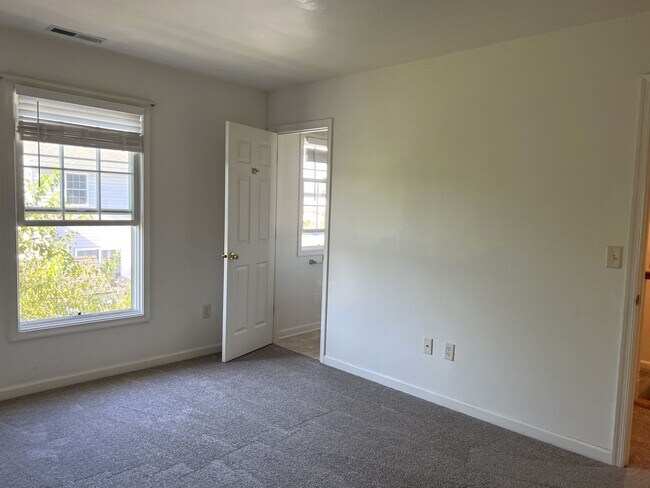 Building Photo - YEAR-ROUND UNFURNISHED RENTAL