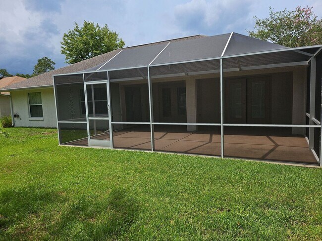 Building Photo - Beautiful 3-Bedroom, 2 bath Home with Screened Porch & Lawn CAre Included
