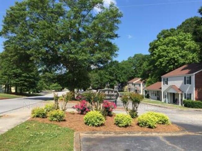 Building Photo - 749 South St