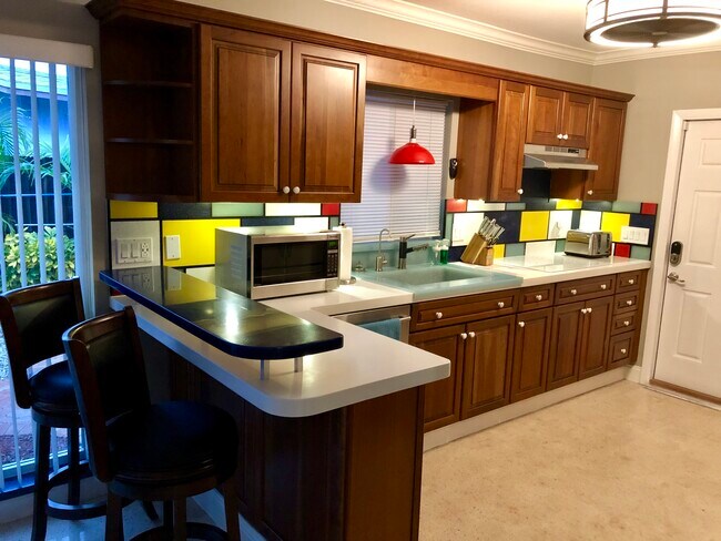 Building Photo - 2164 NE 27th Dr