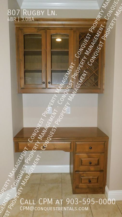 Building Photo - 807 Rugby Ln