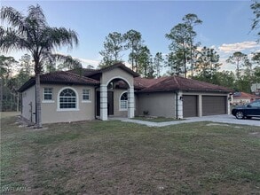 Building Photo - 871 Desoto Blvd S