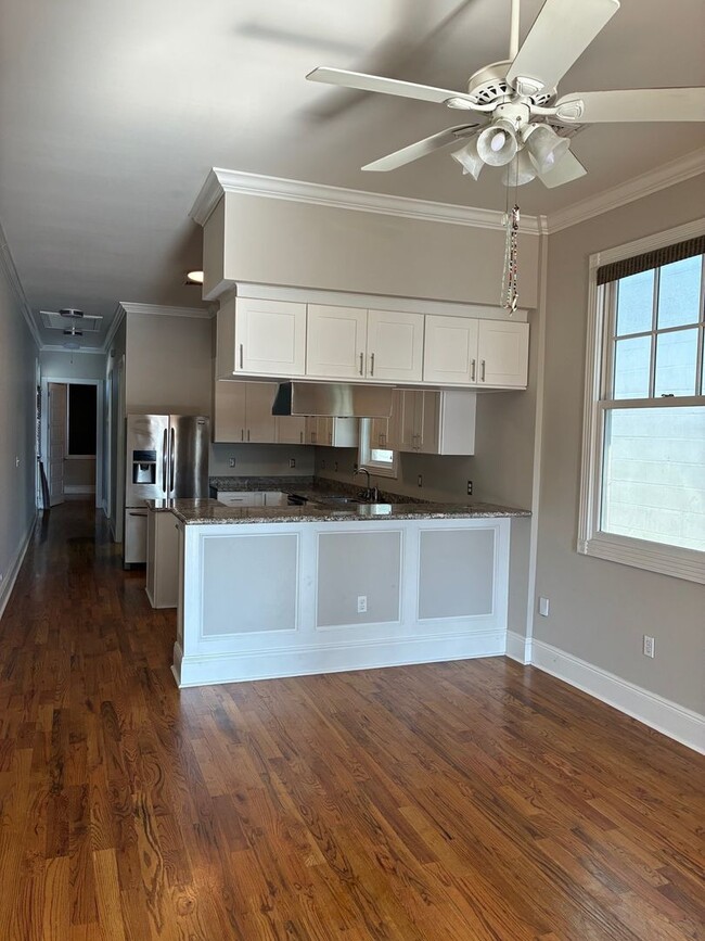 Building Photo - 117-119bottinelli