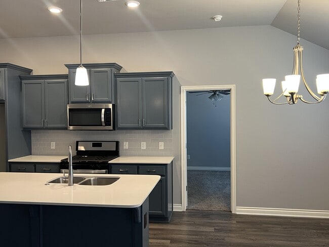 Building Photo - 13421 Watson Dr