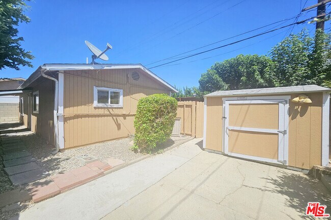 Building Photo - 6946 Jellico Ave