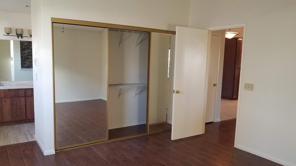 Building Photo - 1100 Rodeo Dr