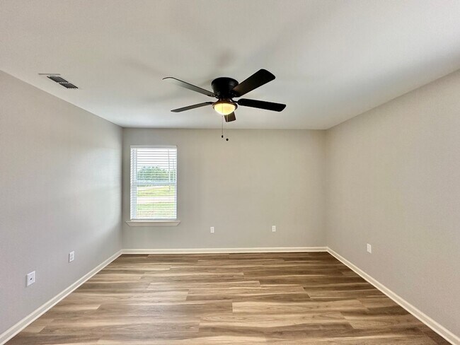 Building Photo - Country Hills Duplexes