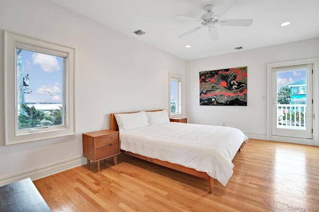 Building Photo - 605 Dune Rd