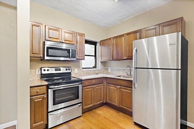 Building Photo - 209 Adams St