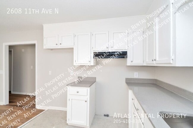 Building Photo - 2608 11th Ave N