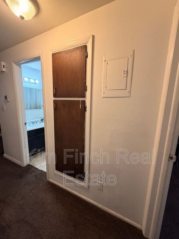 Building Photo - 735 S Stubbs Ave