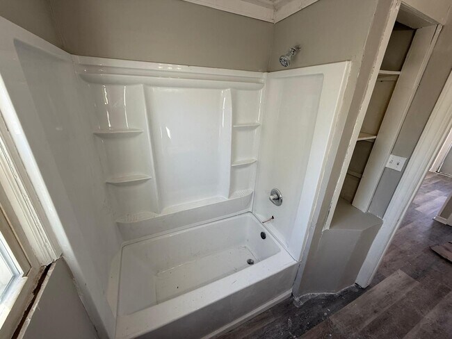 Building Photo - 2405 Fala St